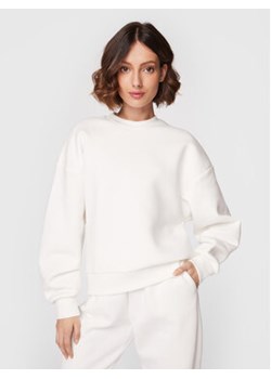 Gina Tricot Bluza Basic 10943 Biały Relaxed Fit ze sklepu MODIVO w kategorii Bluzy damskie - zdjęcie 168652877