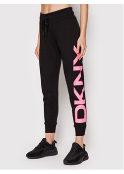 DKNY Sport Spodnie dresowe DP1P1947 Czarny Regular Fit ze sklepu MODIVO w kategorii Spodnie damskie - zdjęcie 168652919