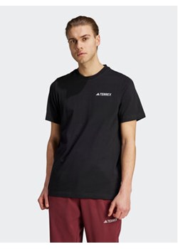 adidas T-Shirt IB4872 Czarny Regular Fit ze sklepu MODIVO w kategorii T-shirty męskie - zdjęcie 168652925