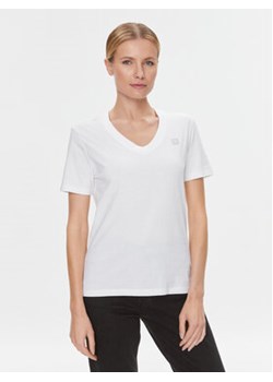 Calvin Klein Jeans T-Shirt Embro Badge J20J222560 Biały Regular Fit ze sklepu MODIVO w kategorii Bluzki damskie - zdjęcie 168654216