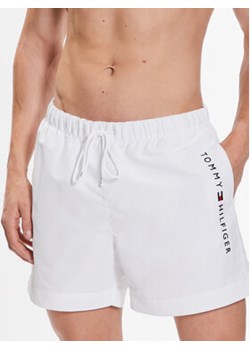 Tommy Hilfiger Szorty kąpielowe UM0UM02885 Biały Regular Fit ze sklepu MODIVO w kategorii Kąpielówki - zdjęcie 168655626