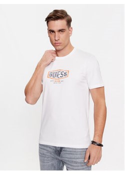 Guess T-Shirt M4RI33 J1314 Biały Slim Fit ze sklepu MODIVO w kategorii T-shirty męskie - zdjęcie 168659728