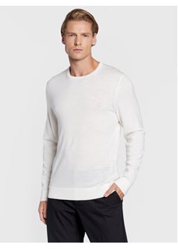 Calvin Klein Sweter Superior K10K109474 Biały Regular Fit ze sklepu MODIVO w kategorii Swetry męskie - zdjęcie 168660056
