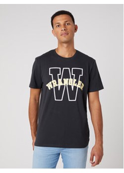 Wrangler T-Shirt Graphic W7CEEEXV6 112331886 Czarny Regular Fit ze sklepu MODIVO w kategorii T-shirty męskie - zdjęcie 168660466