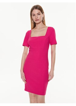 Marciano Guess Sukienka koktajlowa 3GGK99 6869Z Różowy Regular Fit ze sklepu MODIVO w kategorii Sukienki - zdjęcie 168660838