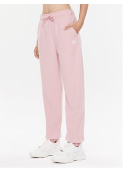 adidas Spodnie dresowe IR8371 Różowy Regular Fit ze sklepu MODIVO w kategorii Spodnie damskie - zdjęcie 168662096