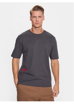 Boss T-Shirt 50495743 Szary Relaxed Fit ze sklepu MODIVO w kategorii T-shirty męskie - zdjęcie 168663557