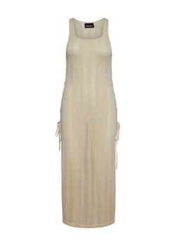 Pieces Sukienka dzianinowa 17134805 Biały Bodycon Fit ze sklepu MODIVO w kategorii Sukienki - zdjęcie 168668546