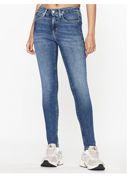 Calvin Klein Jeans Jeansy J20J221774 Granatowy Skinny Fit ze sklepu MODIVO w kategorii Jeansy damskie - zdjęcie 168671545