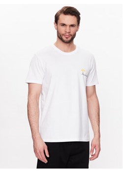 Alpha Industries T-Shirt Muhammad Ali 136517 Biały Regular Fit ze sklepu MODIVO w kategorii T-shirty męskie - zdjęcie 168673127
