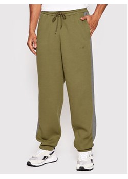 Levi's® Spodnie dresowe A3310-0000 Zielony Regular Fit ze sklepu MODIVO w kategorii Spodnie męskie - zdjęcie 168674217