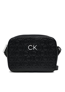 Calvin Klein Torebka Re-Lock Camera Bag Emb Mono K60K610199 Czarny ze sklepu MODIVO w kategorii Listonoszki - zdjęcie 168674598