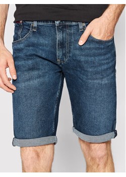 Tommy Jeans Szorty jeansowe Ronnie DM0DM12739 Granatowy Relaxed Fit ze sklepu MODIVO w kategorii Spodenki męskie - zdjęcie 168677097