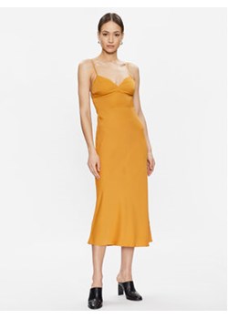 Calvin Klein Sukienka koktajlowa K20K205228 Pomarańczowy Slim Fit ze sklepu MODIVO w kategorii Sukienki - zdjęcie 168677326