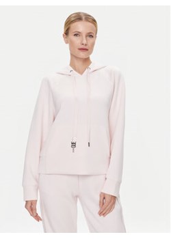Guess Bluza W4RQ04 KBYE2 Różowy Regular Fit ze sklepu MODIVO w kategorii Bluzy damskie - zdjęcie 168678705