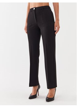 Guess Spodnie materiałowe W3YB02 K8RN0 Czarny Regular Fit ze sklepu MODIVO w kategorii Spodnie damskie - zdjęcie 168680185