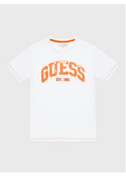 Guess T-Shirt L3RI01 K8HM3 Biały Regular Fit ze sklepu MODIVO w kategorii T-shirty chłopięce - zdjęcie 168682729