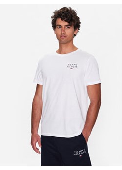 Tommy Hilfiger T-Shirt UM0UM02916 Biały Regular Fit ze sklepu MODIVO w kategorii T-shirty męskie - zdjęcie 168683035