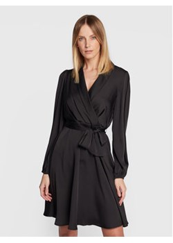 DKNY Sukienka koktajlowa DD2G3571 Czarny Regular Fit ze sklepu MODIVO w kategorii Sukienki - zdjęcie 168684028