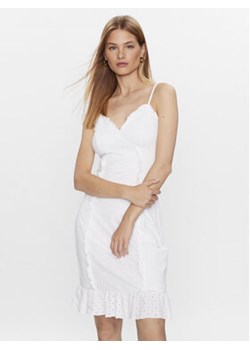 Guess Sukienka codzienna Amal W3GK23 KALQ0 Biały Slim Fit ze sklepu MODIVO w kategorii Sukienki - zdjęcie 168684786