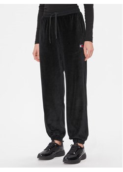 Tommy Jeans Spodnie dresowe Velour DW0DW17537 Czarny Relaxed Fit ze sklepu MODIVO w kategorii Spodnie damskie - zdjęcie 168684817