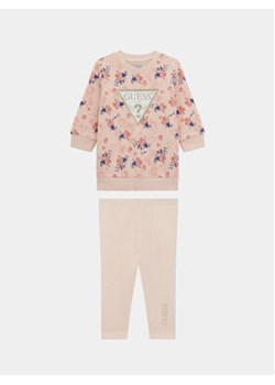 Guess Komplet bluza i legginsy A4RG14 KA6R3 Różowy Regular Fit ze sklepu MODIVO w kategorii Komplety niemowlęce - zdjęcie 168685446
