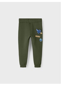 NAME IT Spodnie dresowe 13221577 Zielony Regular Fit ze sklepu MODIVO w kategorii Spodnie chłopięce - zdjęcie 168690927