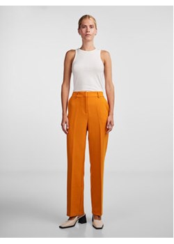 YAS Spodnie materiałowe Likka 26030744 Pomarańczowy Regular Fit ze sklepu MODIVO w kategorii Spodnie damskie - zdjęcie 168693058