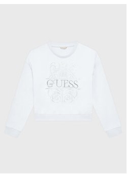 Guess Bluza J3GQ02 K82T0 Biały Regular Fit ze sklepu MODIVO w kategorii Bluzy dziewczęce - zdjęcie 168694689