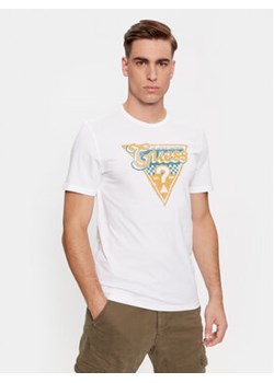 Guess T-Shirt M4RI06 I3Z14 Biały Regular Fit ze sklepu MODIVO w kategorii T-shirty męskie - zdjęcie 168695557