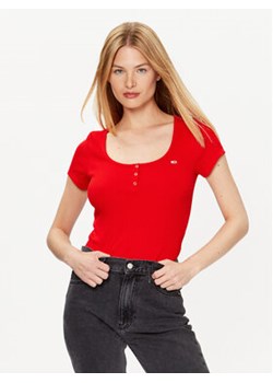 Tommy Jeans T-Shirt DW0DW16107 Czerwony Regular Fit ze sklepu MODIVO w kategorii Bluzki damskie - zdjęcie 168695575