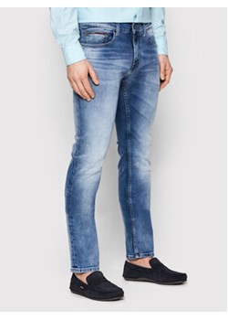 Tommy Jeans Jeansy Scanton DM0DM09554 Niebieski Slim Fit ze sklepu MODIVO w kategorii Jeansy męskie - zdjęcie 168695706
