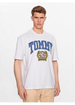 Tommy Jeans T-Shirt DM0DM16832 Biały Relaxed Fit ze sklepu MODIVO w kategorii T-shirty męskie - zdjęcie 168698186