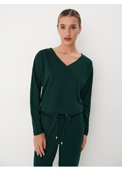 Mohito - Zielona bluza z dekoltem V - ciemny zielony ze sklepu Mohito w kategorii Bluzy damskie - zdjęcie 168704358