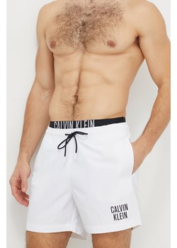 Calvin Klein szorty kąpielowe kolor biały ze sklepu ANSWEAR.com w kategorii Kąpielówki - zdjęcie 168727958