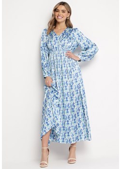 Niebiesko-Biała Satynowa Sukienka Maxi Ozdobiona Wzorem Paisley z Gumką w Pasie Wirlena ze sklepu Born2be Odzież w kategorii Sukienki - zdjęcie 168730946