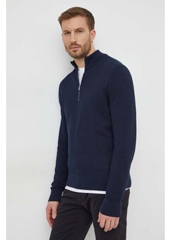BOSS sweter bawełniany kolor granatowy lekki z półgolfem ze sklepu ANSWEAR.com w kategorii Swetry męskie - zdjęcie 168740998