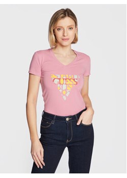 Guess T-Shirt W3RI59 J1314 Różowy Slim Fit ze sklepu MODIVO w kategorii Bluzki damskie - zdjęcie 168754928