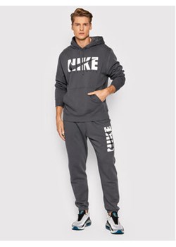 Nike Bluza Sportswear Graphic DD5242 Szary Standard Fit ze sklepu MODIVO w kategorii Dresy męskie - zdjęcie 168754996