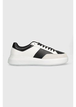 Calvin Klein sneakersy skórzane LOW TOP LACE UP LTH kolor biały HM0HM01047 ze sklepu ANSWEAR.com w kategorii Trampki męskie - zdjęcie 168769318