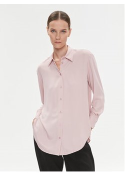 Calvin Klein Koszula K20K205682 Różowy Relaxed Fit ze sklepu MODIVO w kategorii Koszule damskie - zdjęcie 168788286