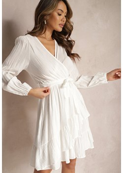 Biała Rozkloszowana Sukienka Midi z Paskiem w Talii i Kopertowym Dekoltem Gemiora ze sklepu Renee odzież w kategorii Sukienki - zdjęcie 168818425