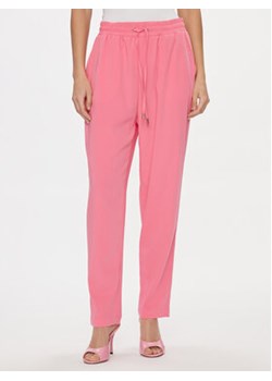 Gaudi Spodnie materiałowe 411BD25001 Różowy Regular Fit ze sklepu MODIVO w kategorii Spodnie damskie - zdjęcie 168827228