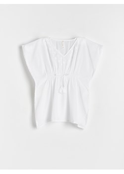Reserved - Ponczo plażowe z haftem - biały ze sklepu Reserved w kategorii Bluzki dziewczęce - zdjęcie 168835699