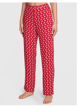 Etam Spodnie piżamowe Elwin 6537116 Czerwony Regular Fit ze sklepu MODIVO w kategorii Piżamy damskie - zdjęcie 168840129