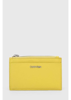 Calvin Klein portfel damski kolor żółty ze sklepu ANSWEAR.com w kategorii Portfele damskie - zdjęcie 168841347