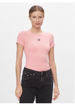 Tommy Jeans T-Shirt Badge DW0DW17881 Różowy Slim Fit ze sklepu MODIVO w kategorii Bluzki damskie - zdjęcie 168854807