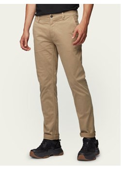Boss Chinosy Schino 50379152 Beżowy Slim Fit ze sklepu MODIVO w kategorii Spodnie męskie - zdjęcie 168854958