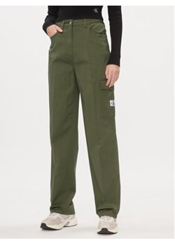 Calvin Klein Jeans Spodnie materiałowe J20J221297 Zielony Straight Fit ze sklepu MODIVO w kategorii Spodnie damskie - zdjęcie 168855965