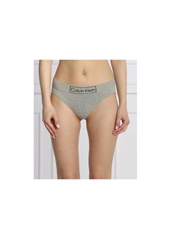 Calvin Klein Underwear Stringi ze sklepu Gomez Fashion Store w kategorii Majtki damskie - zdjęcie 168926455